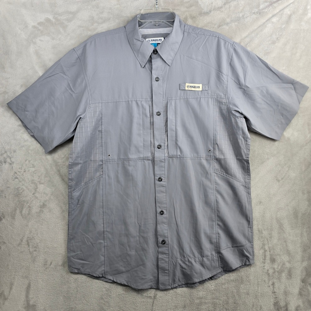Magellan Outdoors Mens Medium Relaxed Fit Fish Gear Short Sleeve Button Up Shirt